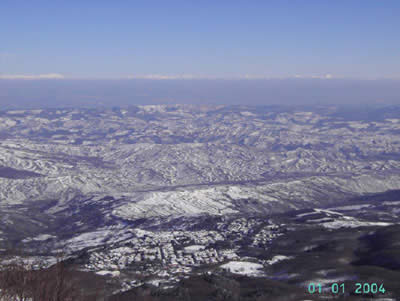 Vista di Abbadia San Salvatore sullo sfondo gli appennini